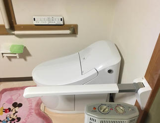 はねあげ式手摺り