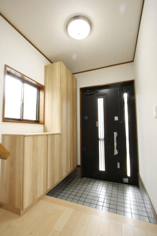 収納アップの玄関リノベーション