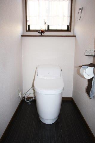 LIXIL　トイレ　プレアスLS