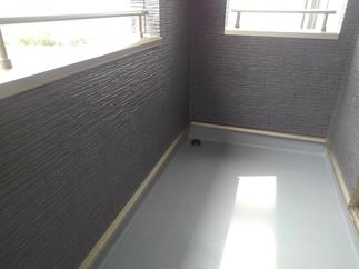 屋根付きのバルコニーで安心