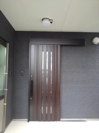 ドアの開閉が静かなエルムーブを採用しました