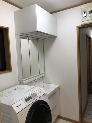 収納充実、洗面化粧台エルシー