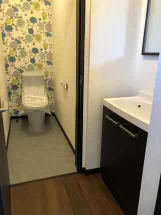 2階にトイレと洗面を新設しました