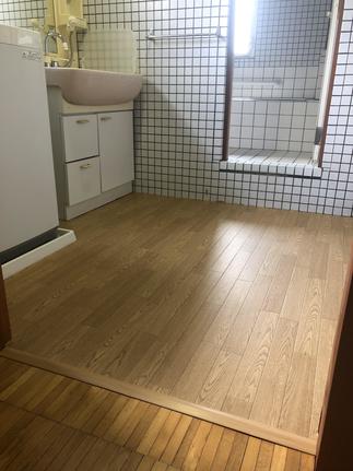 床を水に強いｸｯｼｮﾝﾌﾛｱで仕上げました。