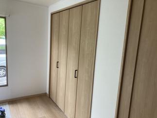 収納入口を大開口に変更しました。