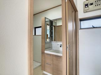 ハンズフリー水栓付き洗面化粧台