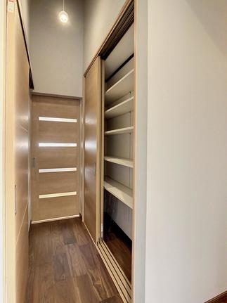 ただ広い収納をもっと機能的にします