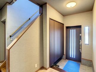 玄関収納にもこだわりました。