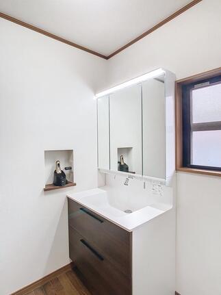 お手入れ簡単洗面化粧台LIXILクレヴィ