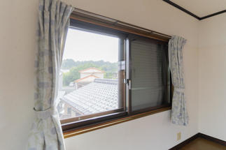 洋室 腰窓