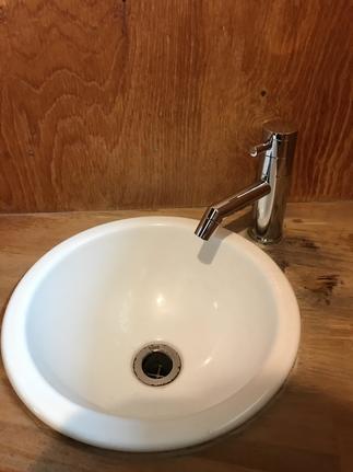 水栓も新調しました！ピカピカな水栓はいいですよ～(*^-^*)