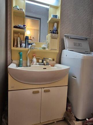 洗面化粧台　before