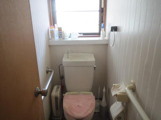 リフォーム前のトイレ