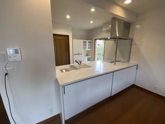 リフォーム後のダイニング側から見たキッチン