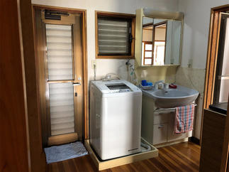 施工前の洗面化粧台