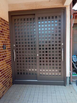 施工後の玄関ドア