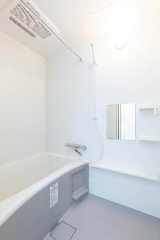 モダンでスタイリッシュな浴室