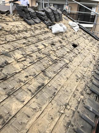 瓦屋根を剥がしてみると