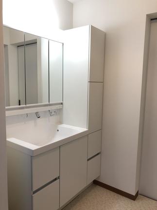 収納たっぷり洗面