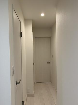 浴室及び寝室への廊下