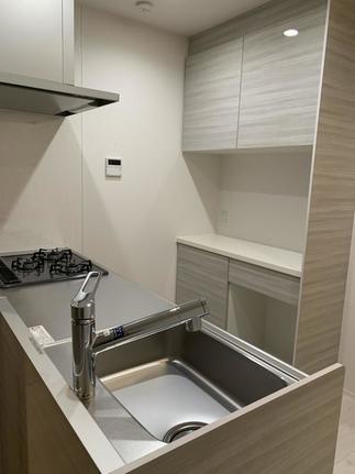 コンパクトで機能的なキッチン