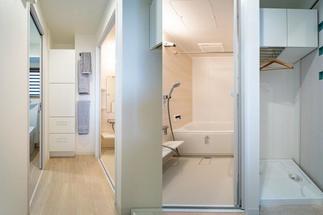 デッドスペースを活用した収納タップリ脱衣室