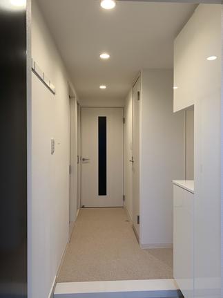 キッチンを中心に回りを合わせました