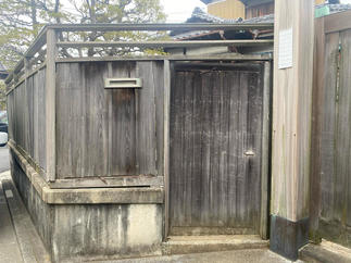 片開き門扉／before