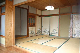 従来は和室の居間でした。