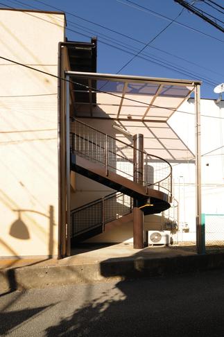 階段に屋根を設置