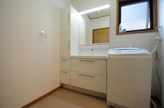 白が際立つ爽やかな空間。