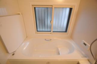 浴室既存の窓にインプラスを設置し断熱効果もアップ！