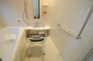 床もフラットになり介護用の椅子も使いやすそう。(*^-^*)