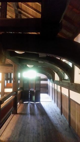 古材は全て新潟の古民家から移設したもの