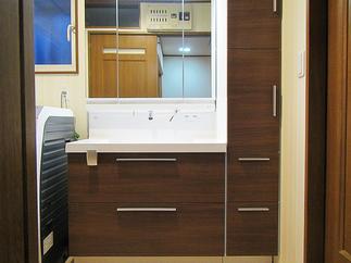収納量たっぷりの洗面台