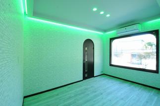 光色グリーン（森の中で癒しのひととき）