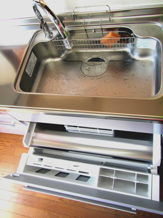 ハンズフリー水栓とらくパッと収納