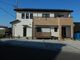 車スペースも整い、家全体の印象もアップしました。