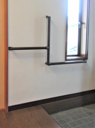 リクシルの壁付け手すり「ラウンドタイプ」