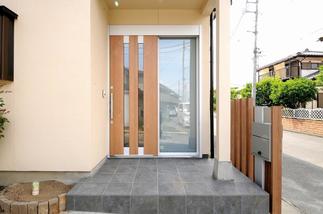 玄関アプローチ