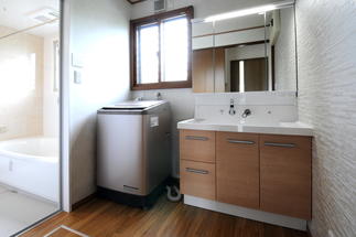 リクシルの洗面化粧台「ピアラ」