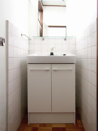 手洗器を収納付き洗面台にリフォーム