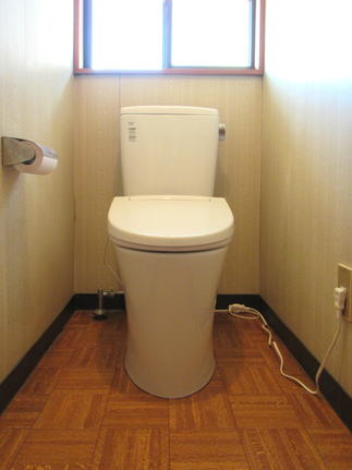 2階のトイレも節水型に交換しました
