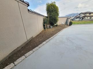 家庭菜園用に土の部分を確保