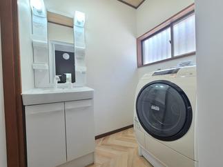 洗面所も清潔で明るくなりました！