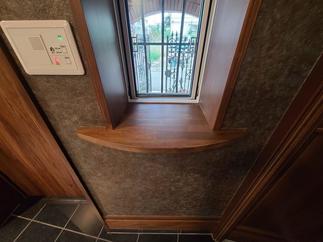 ｱｰﾙに加工したｶｳﾝﾀｰは猫ちゃんがお外を見る用です。