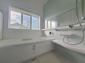 ユニットバスはインプラスと一緒に！