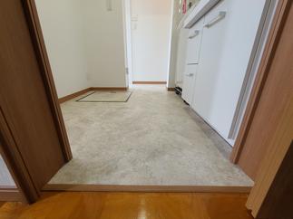 廊下からの入り口は段差がなくバリアフリーにしました。