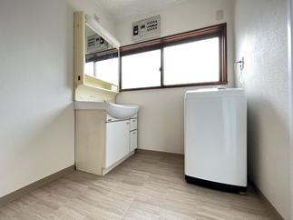 器具はそのままで内装を一新しました！