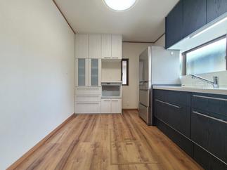 食器棚も『リクシルノクト』のシリーズで統一